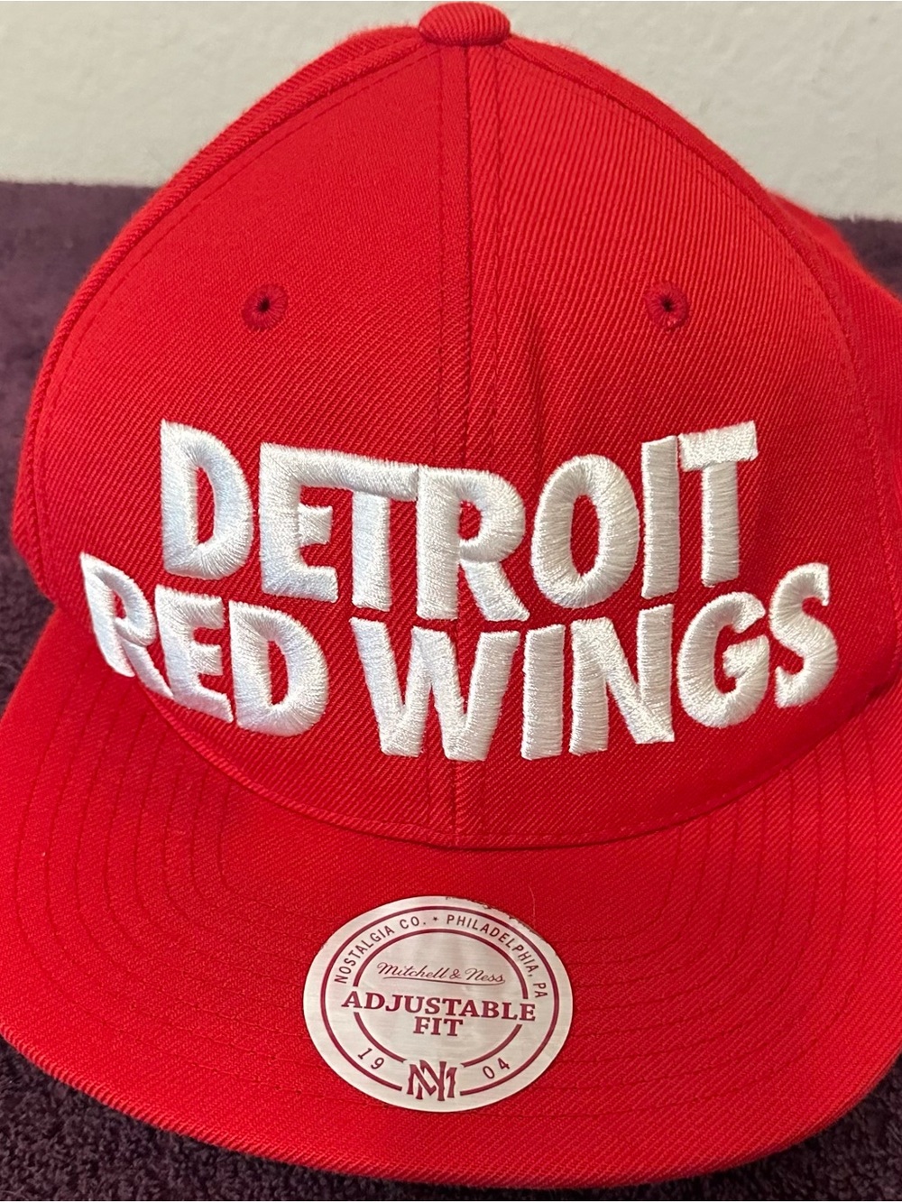 NEW Detroit Red Wings NHL Hockey Baseball Cap Hat Mitchell’s & Ness SnapBack
